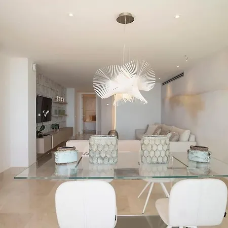 Magnifico Apartamento Primera Linea Playa * Estepona