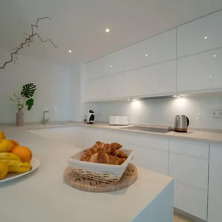 Magnifico Apartamento Primera Linea Playa * Estepona